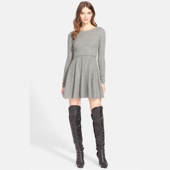 Alice + Olivia Dresses & Skirts - Alice + Olivia Brinley Gray Long Sleeve Mini Dress